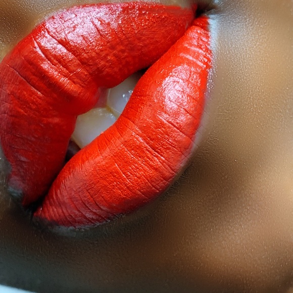 Follow Lavish on instagram@lavishbylondoncosmetics - Picture 4 of 6